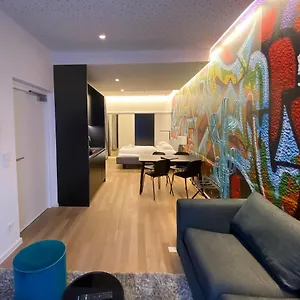 Blackhome I Contactless Check-in Hotel apartamentowy