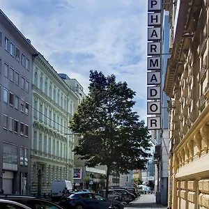 3* Couette-café Pharmador