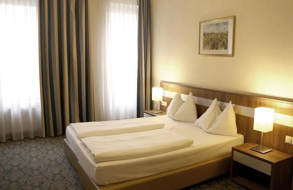 Hotel Carina Вена
